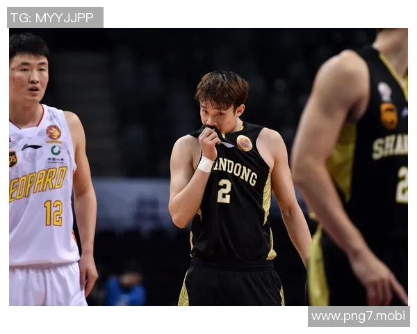 CBA常规赛江苏深圳战前吴羽佳蒋浩然领唱国歌 CBA常规赛江苏深圳战前吴羽佳蒋浩然领唱国歌